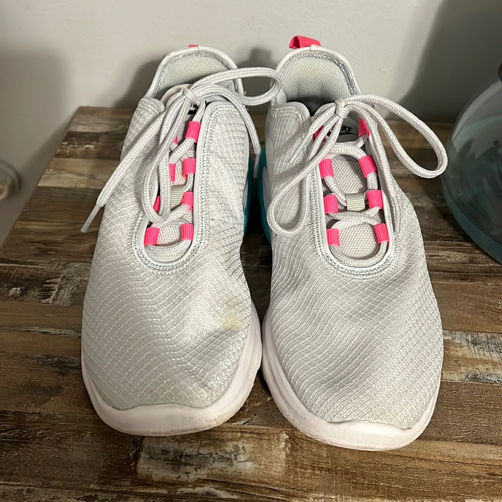 Size 9 Nike air